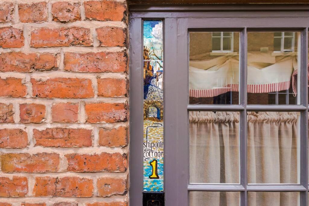 Rustic Chester Cottage Near Shops & Terrace Exterior foto